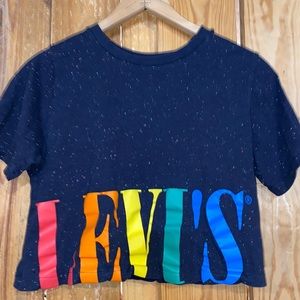 4 for $20 🫶🏻 Levi’s tee